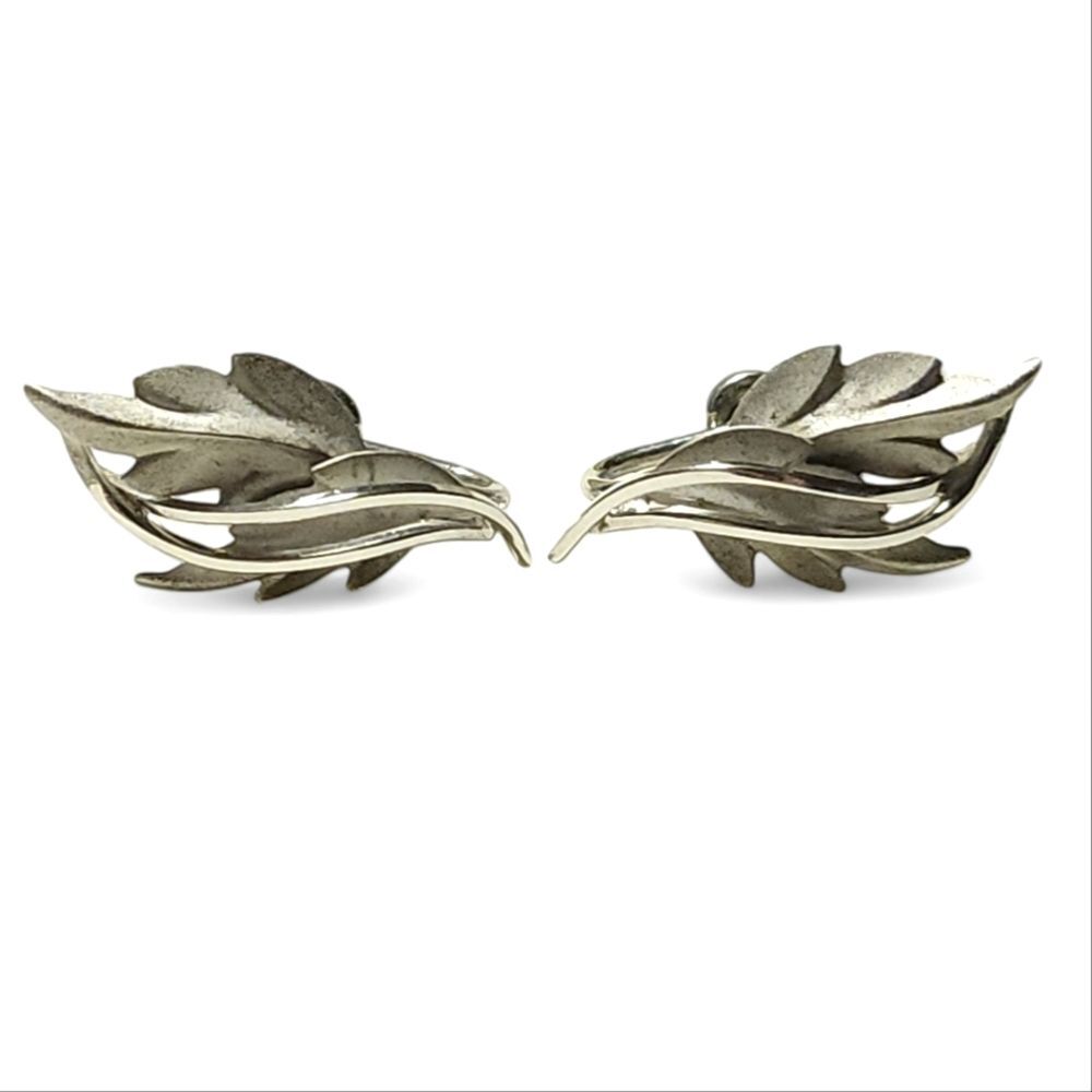 Sterling Silver DCE Sterling Vintage Leaf Pattern Screw Back Clipon Earrings